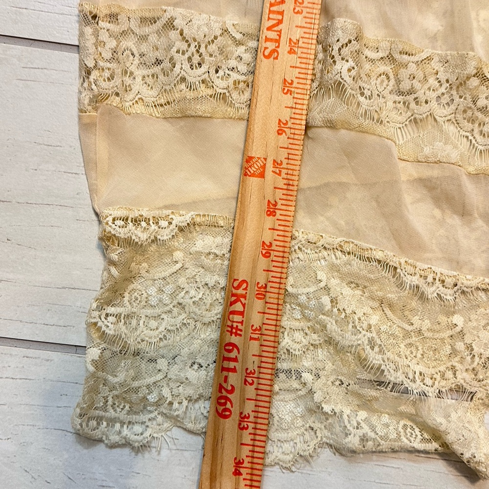 ASOS Cream Lace Detail Robe - Picture 5 of 10